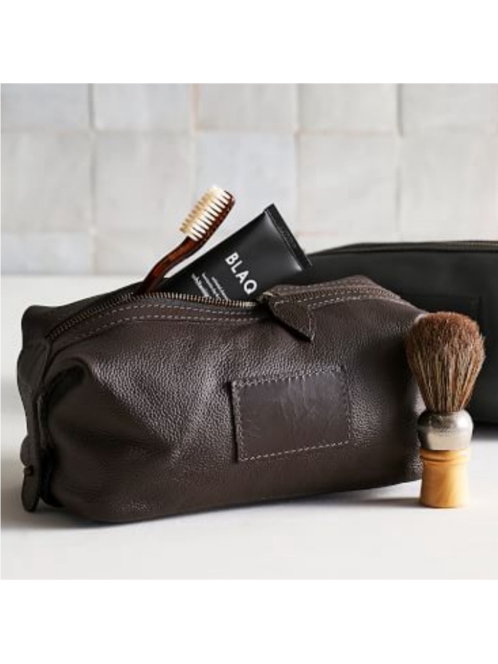 Pottery‎ Barn Dark Brown Leather Toiletry Kit